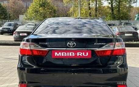 Toyota Camry, 2016 год, 1 900 000 рублей, 4 фотография