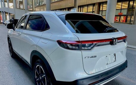Honda Vezel, 2023 год, 2 550 000 рублей, 6 фотография