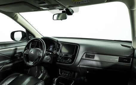 Mitsubishi Outlander III рестайлинг 3, 2019 год, 1 979 700 рублей, 10 фотография