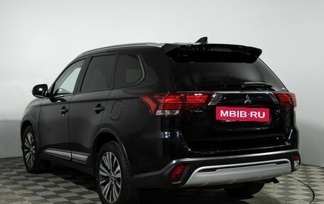 Mitsubishi Outlander III рестайлинг 3, 2019 год, 1 979 700 рублей, 8 фотография