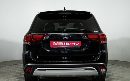 Mitsubishi Outlander III рестайлинг 3, 2019 год, 1 979 700 рублей, 7 фотография