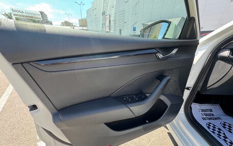 Skoda Octavia IV, 2021 год, 1 800 000 рублей, 24 фотография
