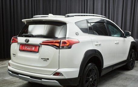 Toyota RAV4, 2018 год, 2 399 000 рублей, 4 фотография