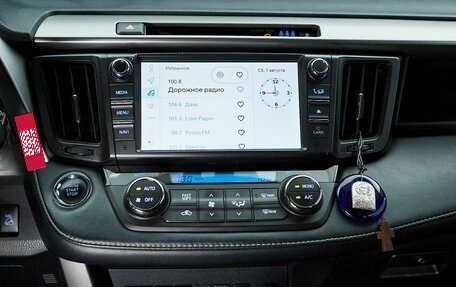 Toyota RAV4, 2018 год, 2 399 000 рублей, 13 фотография