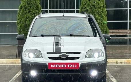 Chevrolet Niva I рестайлинг, 2018 год, 770 000 рублей, 2 фотография