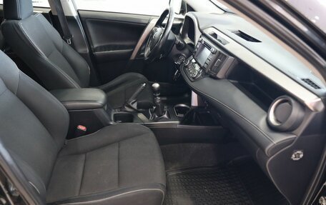 Toyota RAV4, 2016 год, 2 000 000 рублей, 17 фотография