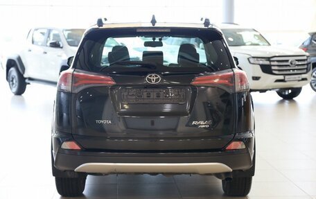 Toyota RAV4, 2016 год, 2 000 000 рублей, 11 фотография