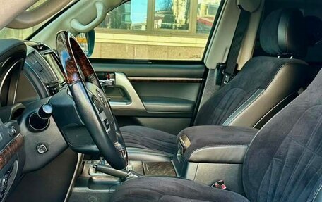 Toyota Land Cruiser 200, 2014 год, 6 139 000 рублей, 13 фотография