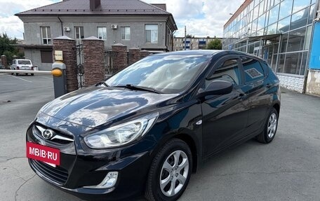 Hyundai Solaris II рестайлинг, 2013 год, 640 000 рублей, 3 фотография