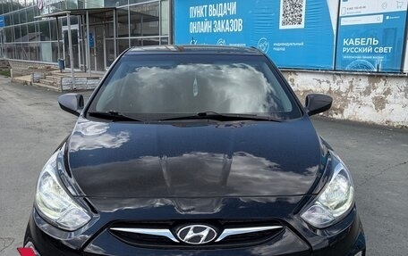 Hyundai Solaris II рестайлинг, 2013 год, 640 000 рублей, 2 фотография