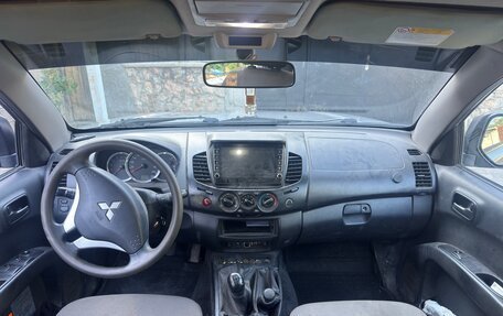 Mitsubishi L200 IV рестайлинг, 2013 год, 1 200 000 рублей, 5 фотография