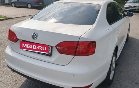 Volkswagen Jetta VI, 2012 год, 980 000 рублей, 3 фотография