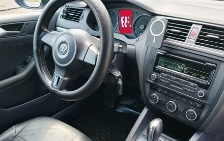Volkswagen Jetta VI, 2012 год, 980 000 рублей, 10 фотография