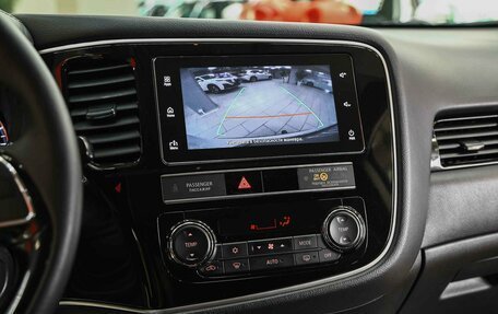 Mitsubishi Outlander III рестайлинг 3, 2019 год, 1 790 000 рублей, 10 фотография