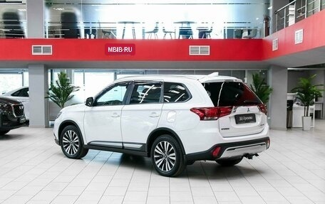 Mitsubishi Outlander III рестайлинг 3, 2019 год, 1 790 000 рублей, 2 фотография
