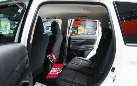 Mitsubishi Outlander III рестайлинг 3, 2019 год, 1 790 000 рублей, 7 фотография