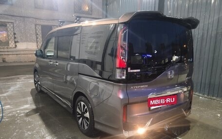 Honda Stepwgn IV, 2015 год, 1 725 000 рублей, 2 фотография