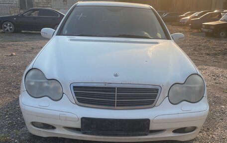 Mercedes-Benz C-Класс, 2003 год, 320 000 рублей, 2 фотография