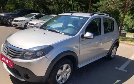 Renault Sandero I, 2013 год, 975 000 рублей, 2 фотография