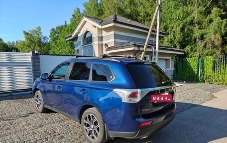 Mitsubishi Outlander III рестайлинг 3, 2013 год, 1 200 000 рублей, 4 фотография