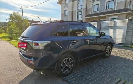 Mitsubishi Outlander III рестайлинг 3, 2013 год, 1 200 000 рублей, 3 фотография