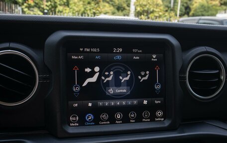 Jeep Wrangler, 2022 год, 5 250 000 рублей, 22 фотография