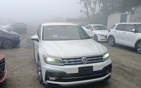 Volkswagen Tiguan II, 2019 год, 2 100 000 рублей, 1 фотография