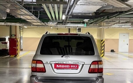 Toyota Land Cruiser 100 рестайлинг 2, 2006 год, 2 790 000 рублей, 5 фотография