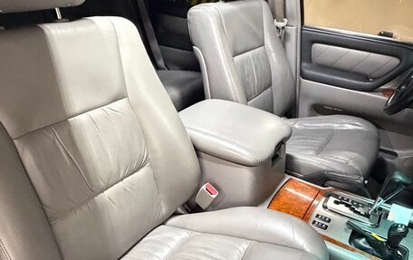 Toyota Land Cruiser 100 рестайлинг 2, 2006 год, 2 790 000 рублей, 10 фотография