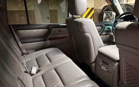 Toyota Land Cruiser 100 рестайлинг 2, 2006 год, 2 790 000 рублей, 11 фотография