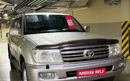 Toyota Land Cruiser 100 рестайлинг 2, 2006 год, 2 790 000 рублей, 3 фотография