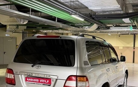 Toyota Land Cruiser 100 рестайлинг 2, 2006 год, 2 790 000 рублей, 6 фотография