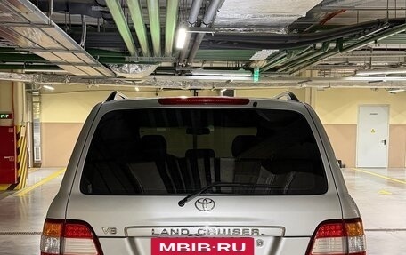 Toyota Land Cruiser 100 рестайлинг 2, 2006 год, 2 790 000 рублей, 7 фотография