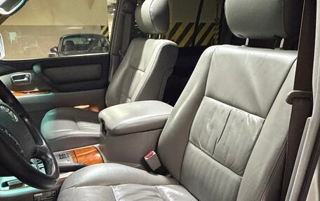 Toyota Land Cruiser 100 рестайлинг 2, 2006 год, 2 790 000 рублей, 14 фотография