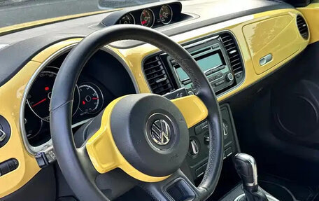 Volkswagen Beetle, 2016 год, 990 222 рублей, 10 фотография