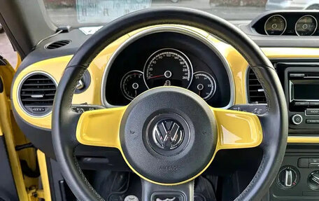 Volkswagen Beetle, 2016 год, 990 222 рублей, 11 фотография