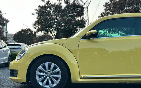 Volkswagen Beetle, 2016 год, 990 222 рублей, 8 фотография