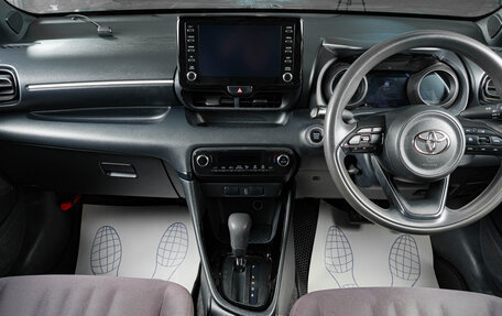 Toyota Yaris, 2020 год, 1 529 000 рублей, 13 фотография