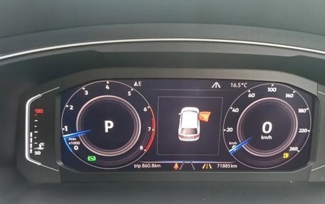 Volkswagen Tiguan II, 2019 год, 2 100 000 рублей, 13 фотография