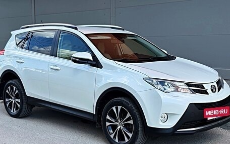 Toyota RAV4, 2015 год, 1 890 000 рублей, 5 фотография