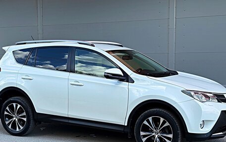 Toyota RAV4, 2015 год, 1 890 000 рублей, 14 фотография