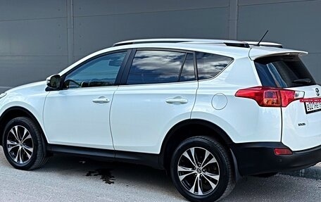 Toyota RAV4, 2015 год, 1 890 000 рублей, 8 фотография
