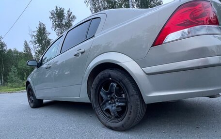 Opel Astra H, 2013 год, 750 000 рублей, 3 фотография