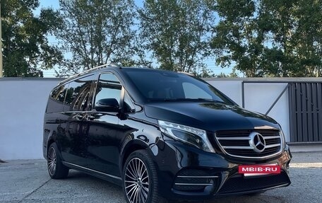Mercedes-Benz V-Класс, 2018 год, 4 900 000 рублей, 3 фотография
