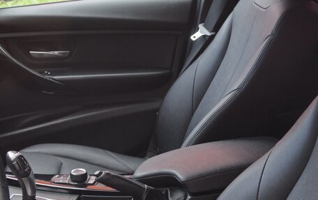 BMW 3 серия, 2016 год, 1 850 000 рублей, 13 фотография