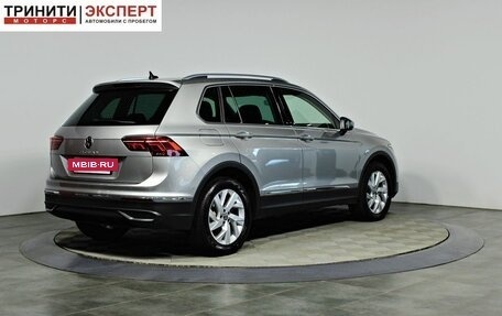 Volkswagen Tiguan II, 2021 год, 3 057 000 рублей, 8 фотография