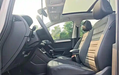 Volkswagen Touran III, 2022 год, 1 900 004 рублей, 8 фотография