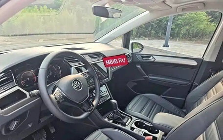 Volkswagen Touran III, 2022 год, 1 900 004 рублей, 9 фотография