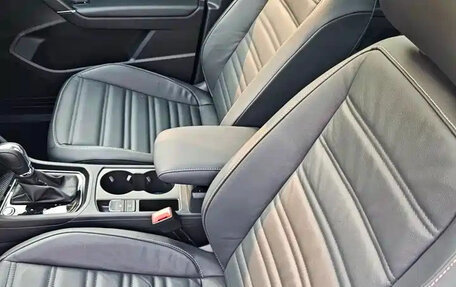 Volkswagen Touran III, 2022 год, 1 900 004 рублей, 10 фотография