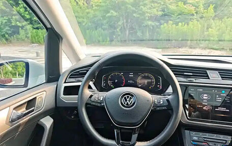Volkswagen Touran III, 2022 год, 1 900 004 рублей, 13 фотография
